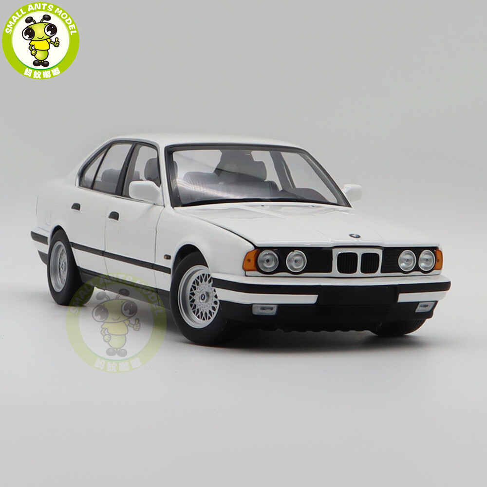 【新品・未開封】MINICHAMPS BMW 535i 1988 1:18 1/18 BMW 535i E34 1988 Minichamps White Diecast Model Toy