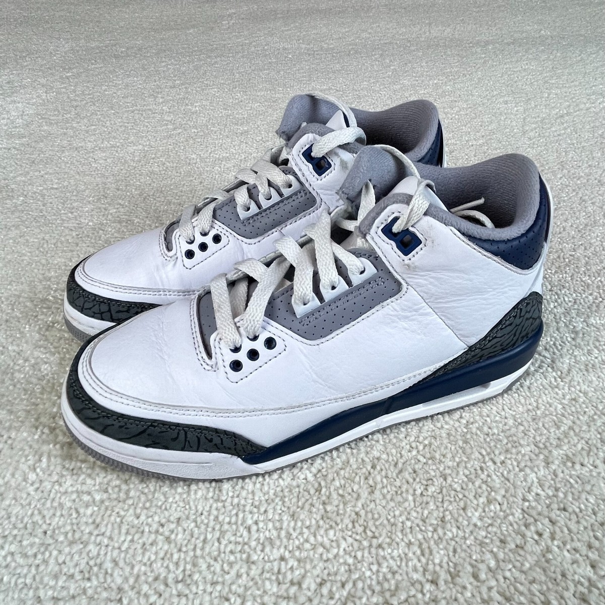 Air Jordan 3 Boys 5.5Y Midnight Navy Blue White Shoes Retro