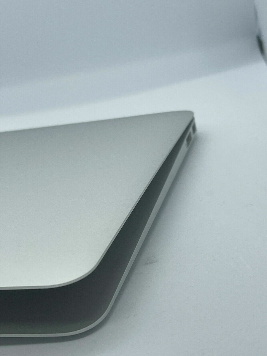 MacBook Air 2015 /4GB/128GB/シルバー/11インチ MacBook Air 11.6