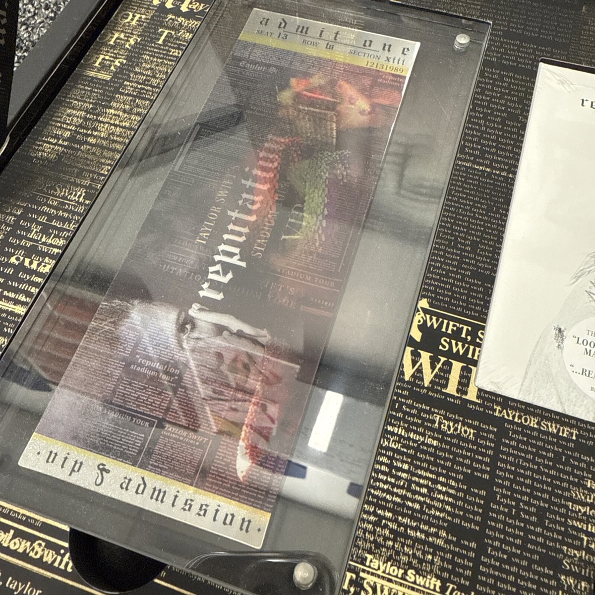 🚀Taylor Swift Reputation Stadium Concert Tour Complete VIP Box