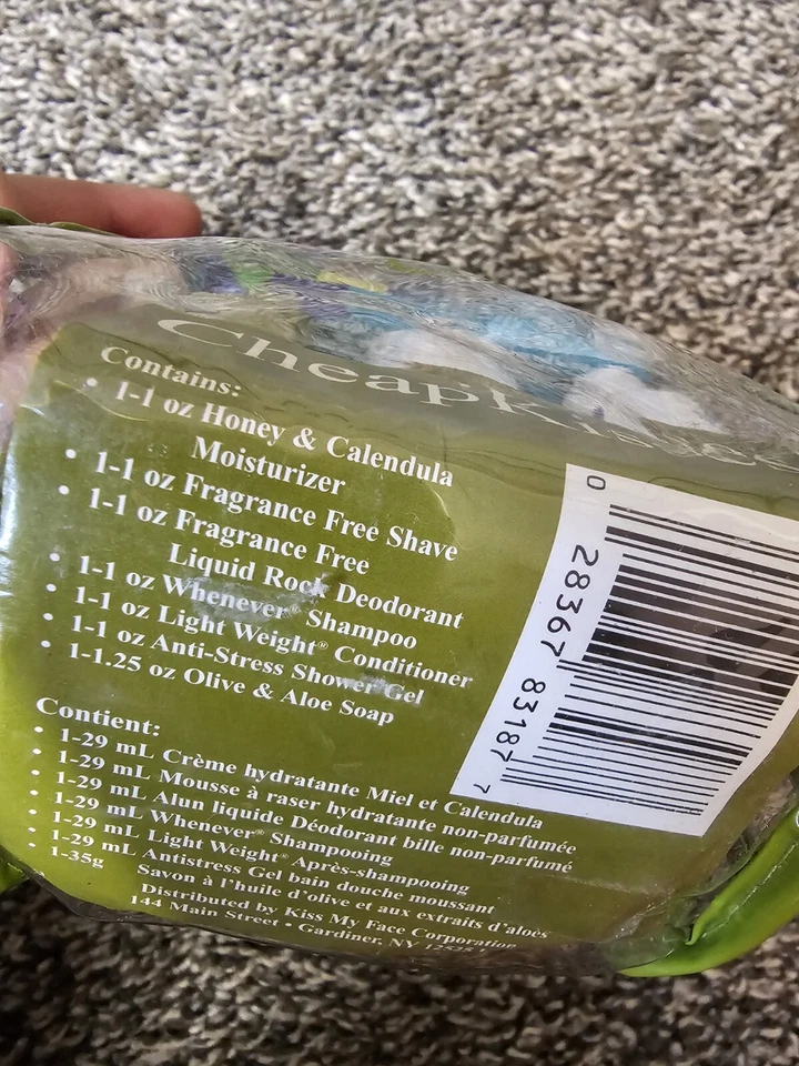 Vintage Kiss My Face Travel Bag Set - Image 3 of 3