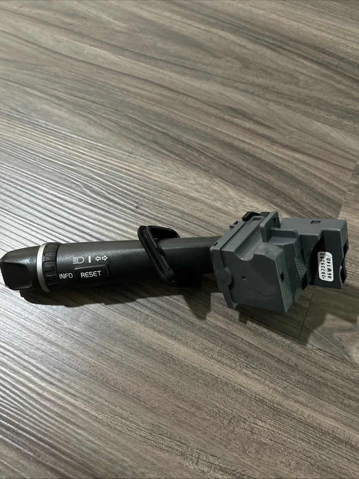 07-14 VOLVO S60 S80 V70 XC70 XC90 Turn Signal Switch 30739293 OEM - Image 2 of 4