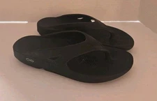 Oofos Black Flip Flop Sandals Size 9
