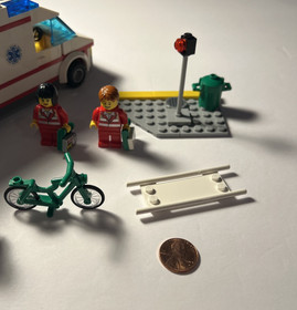 LEGO CITY Ambulance Play Set w Minifigs and Manual No Box Missing Pieces 4431