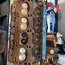 Oem Original 1975 Ford 351w Windsor Cylinder Heads 1.940 Intake 1.60 Exhaust
