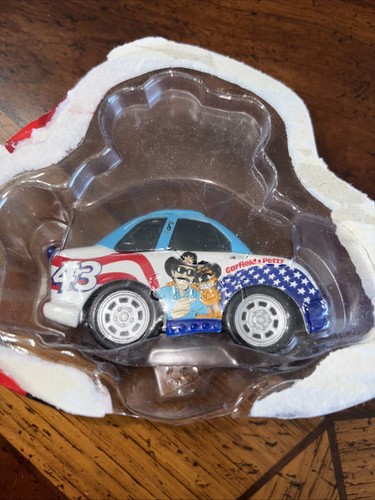 Garfield And Richard Petty Car - Picture 2 of 3