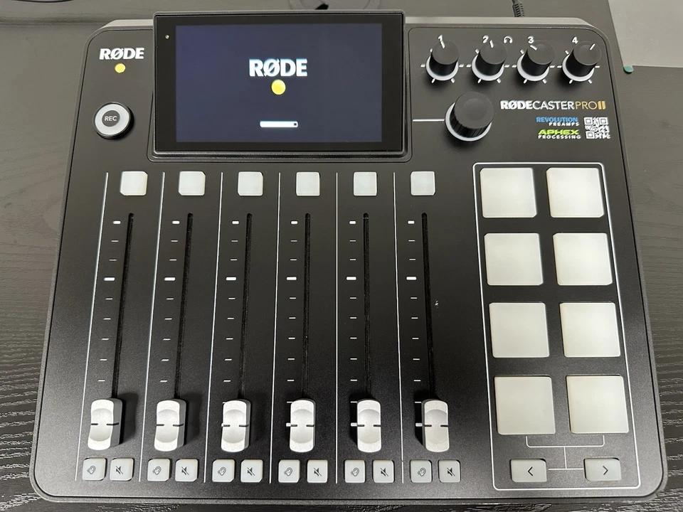 RODE RODECASTER PRO II 8 Channel Integrated Audio Production Studio - Image 2 of 4