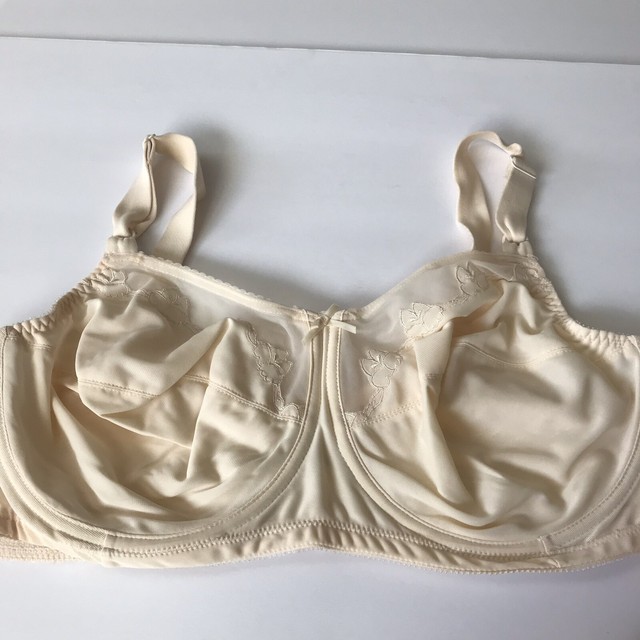 Bras & Bra Sets Bali 180 Flower Underwire Bra 40C Black NEW WITH TAGS