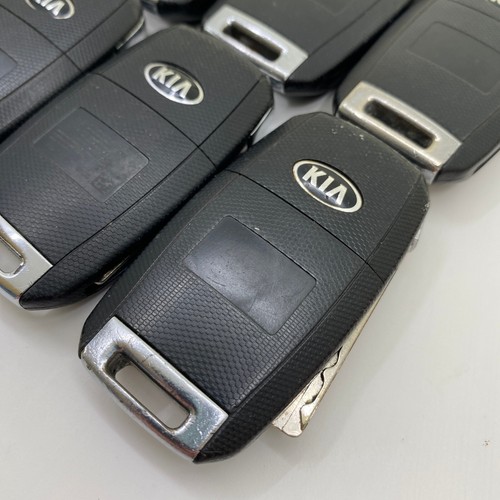 8x KIA Flip Key Remotes | Worn | Tested | Keyless Entry | Mixed FCC ID | OEM - Picture 12 of 16
