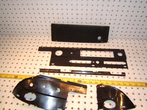 Genuine Mercedes 66-68 W110,W111 SEDANS only Front Dash Plastic Brown 5 Covers - Foto 17 di 19