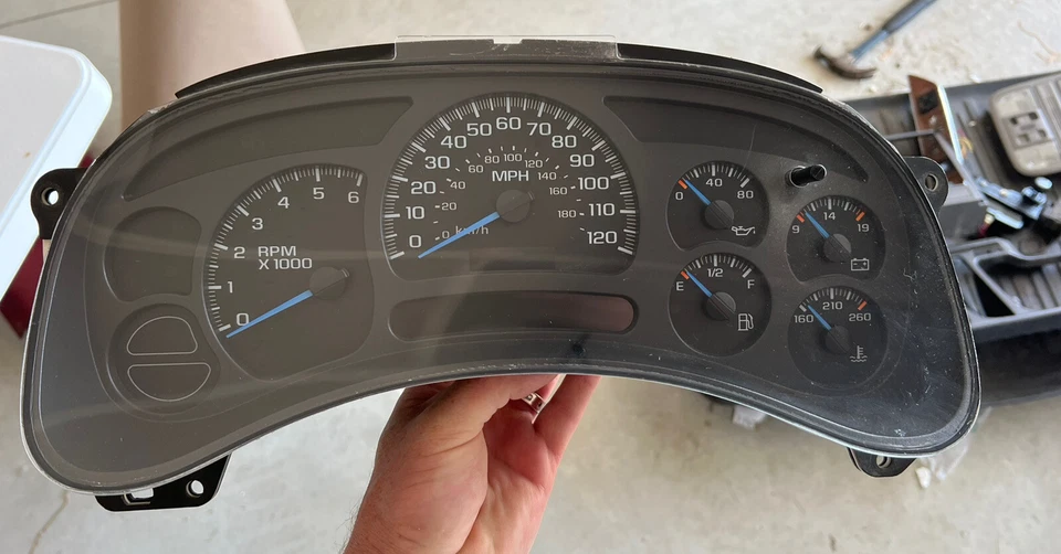 Velocímetro Chevy GMC Suburban Silverado Tahoe Yukon 2003-2005 15114649 139 k Foto 2 de 4