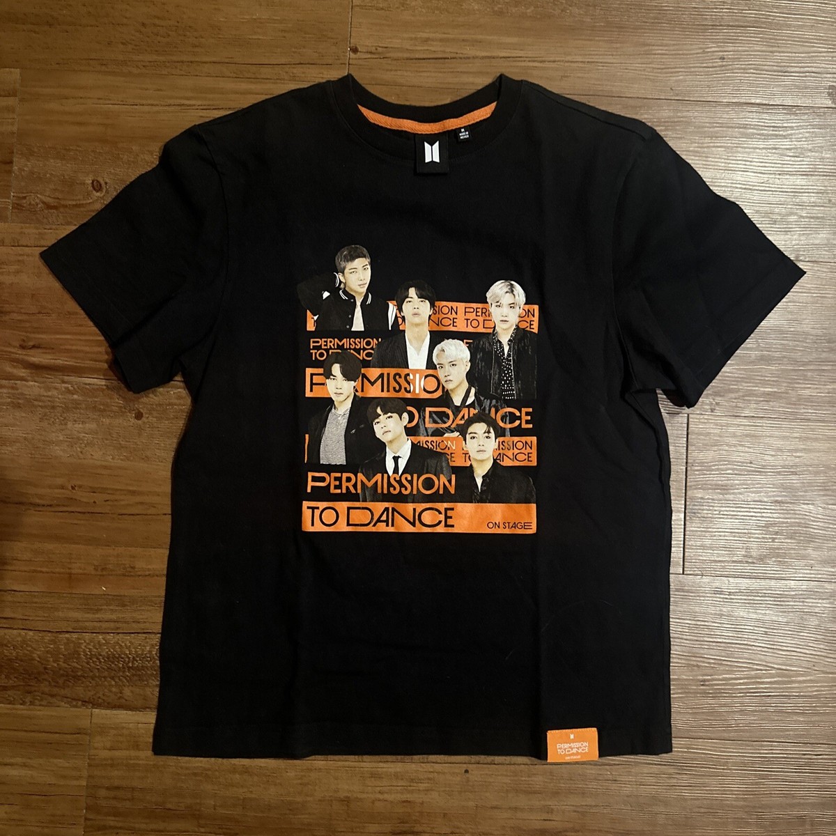 新品未使用タグ付き!BTS PERMISSION TO DANCE Tシャツ M BTS PERMISSION TO DANCE OFFICIAL MERCH PTD VEGAS PHOTO S/S