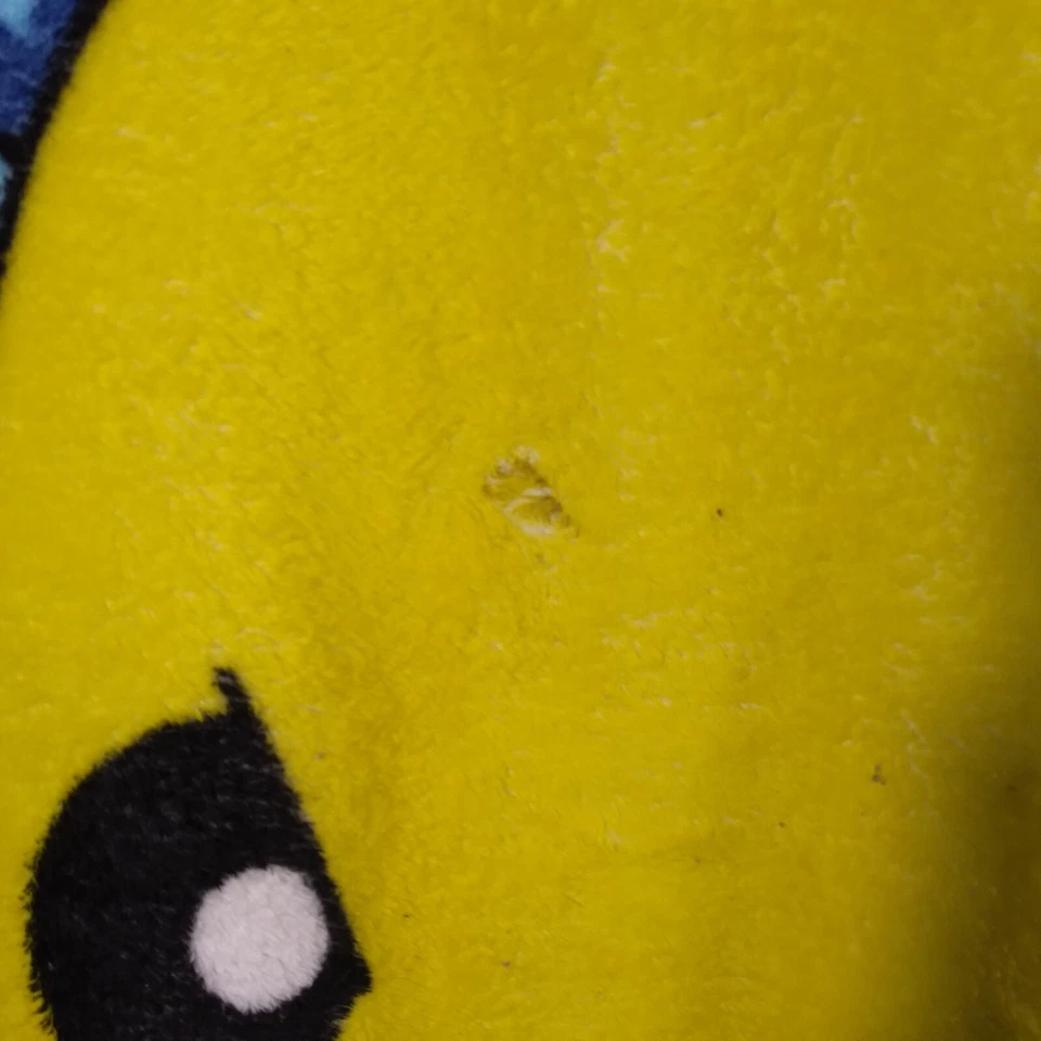 Manta Northwest Pokemon Pikachu 47"x 36" manta polar usada 2015 Foto 2 de 4