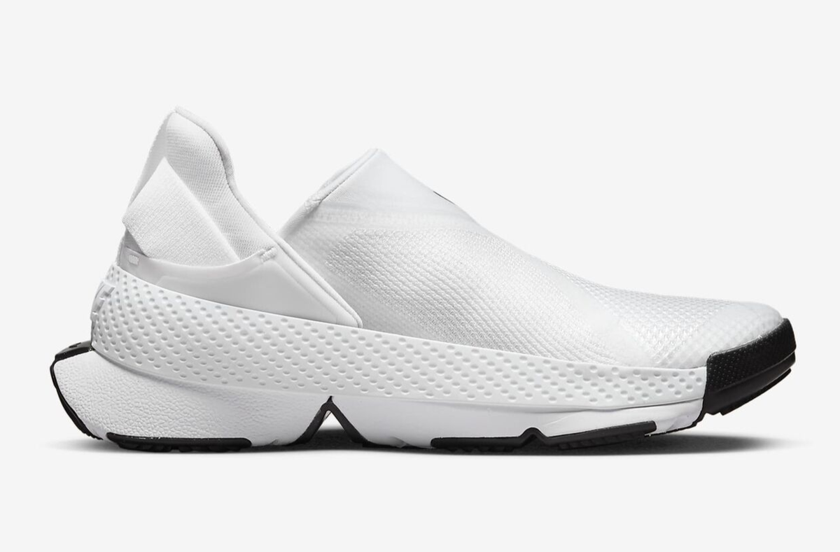 NIKE ナイキ　Go FlyEase Easy On/Off Shoes　黒白 Amazon.com | Nike Go FlyEase Easy On/Off Shoes (DR5540-002
