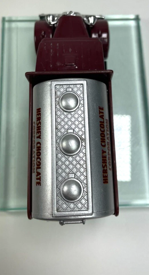 Camión de reparto Hershey's Chocolate Milk Service de Welly 1930 White Motor ad1 Foto 4 de 4
