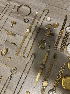 Konvolut Goldfarbene Schmuckteile Uhren Ketten