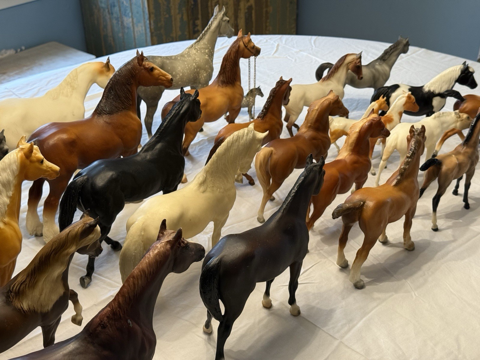 Enormous Lot Of 30 Traditional Scale Breyer Horses • Vintage From The 80’s As Is
