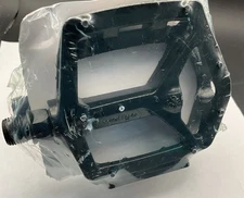 Wellgo Black Platform Pedals K79 9/16” Non-Slip Pins Reflectors