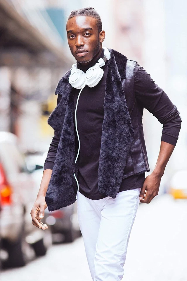 NEW Audio-Technica ATH-M50x White Studio Monitor Headphone Professional - Image 4 of 4