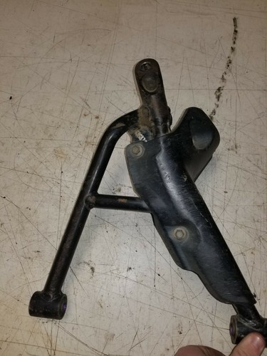 2003 Honda 650 rincon Front Right Lower A-Arm and Guard - Picture 2 of 2