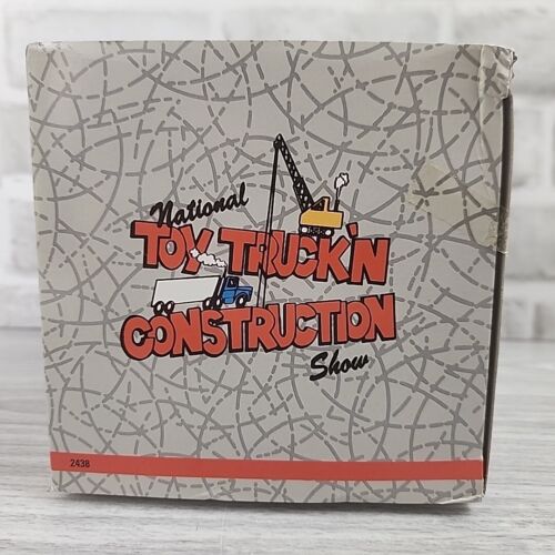 ERTL DIECAST 1/16 1926 CATERPILLAR 2-TON TRACTOR NTTC COLLECTOR EDITION - NEW - Picture 2 of 14