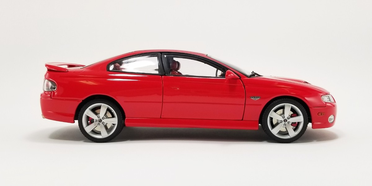 トヨタ・カローラ 2006 Alain Prost コレクション 1/18 トヨタ・カローラ 2006 Alain Prost コレクション 1/18 - メルカリ