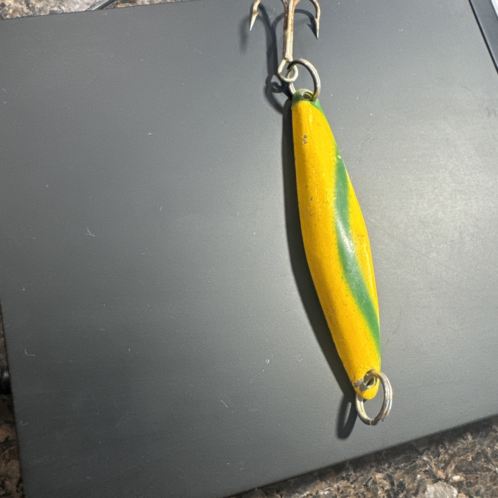 VINTAGE JERRY JIG JIGS STAMPED 4inch / 1 Oz  YELLOW/GREEN TUNA GROUPER SNAPPER