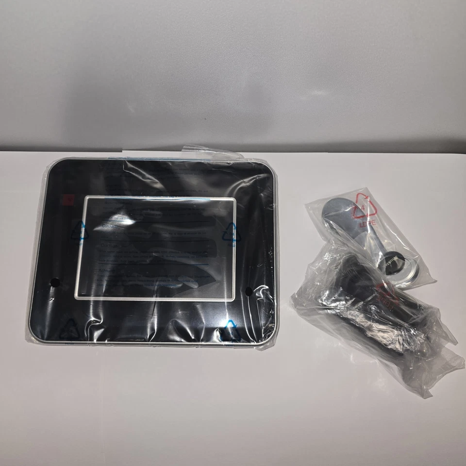 Mustek PF-A732BM Digital Photo Frame 7-Inch TFT - Image 3 of 4