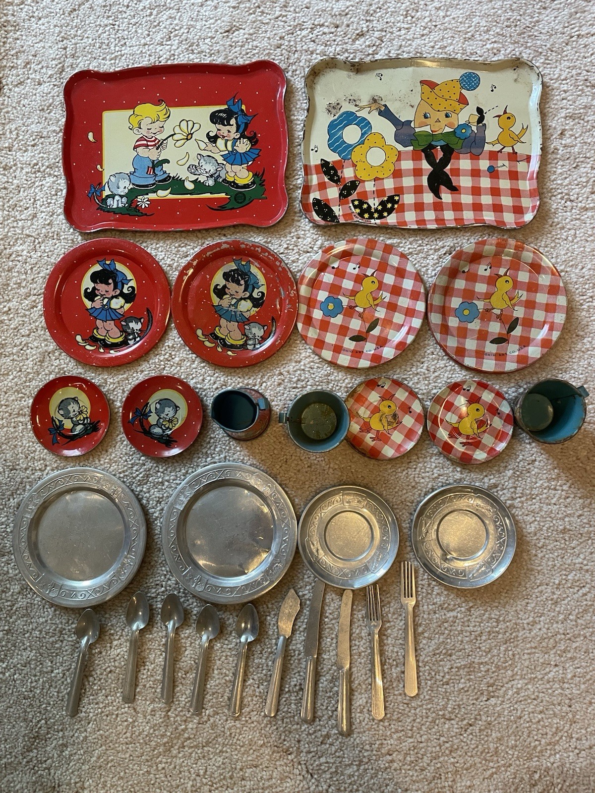 Lot of 27 Pieces 1940's Ohio Art Co. Children's Tin Tea Set Humpty Dumpty & Cat