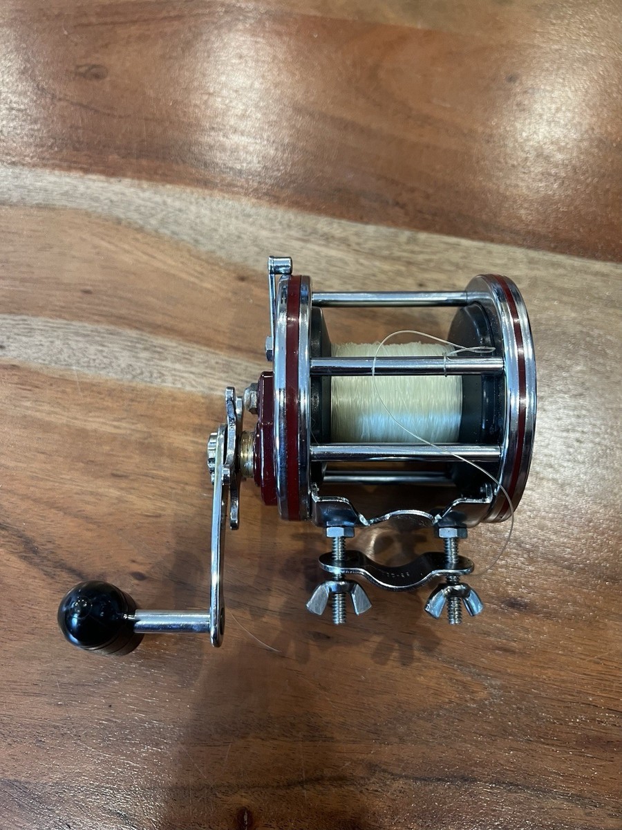 Vintage Penn Fishing Reel Special Senator 3/0 H 112H Great