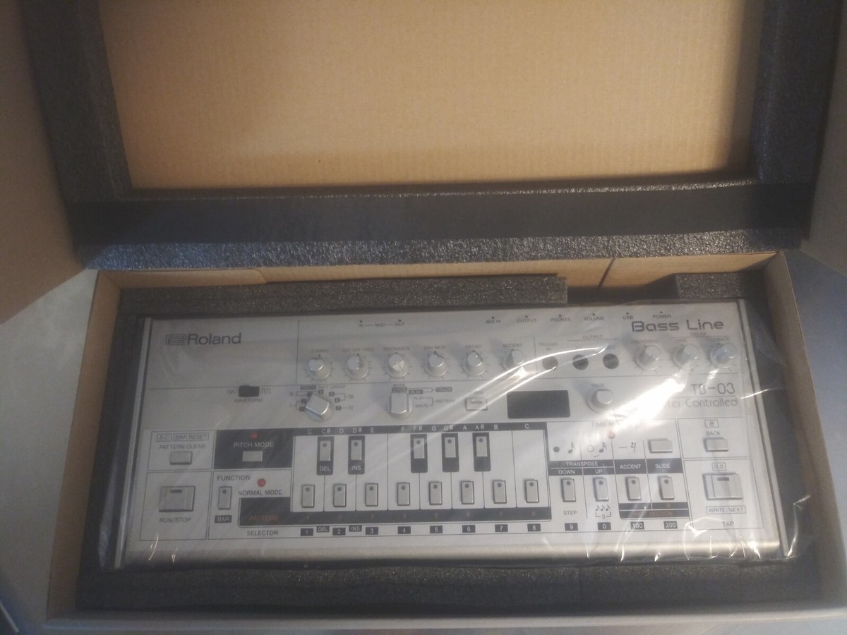 Roland TB-03 Bass Line シンセサイザー Roland TB-03 Bass Line Synthesizer | Reverb Demo Video - YouTube