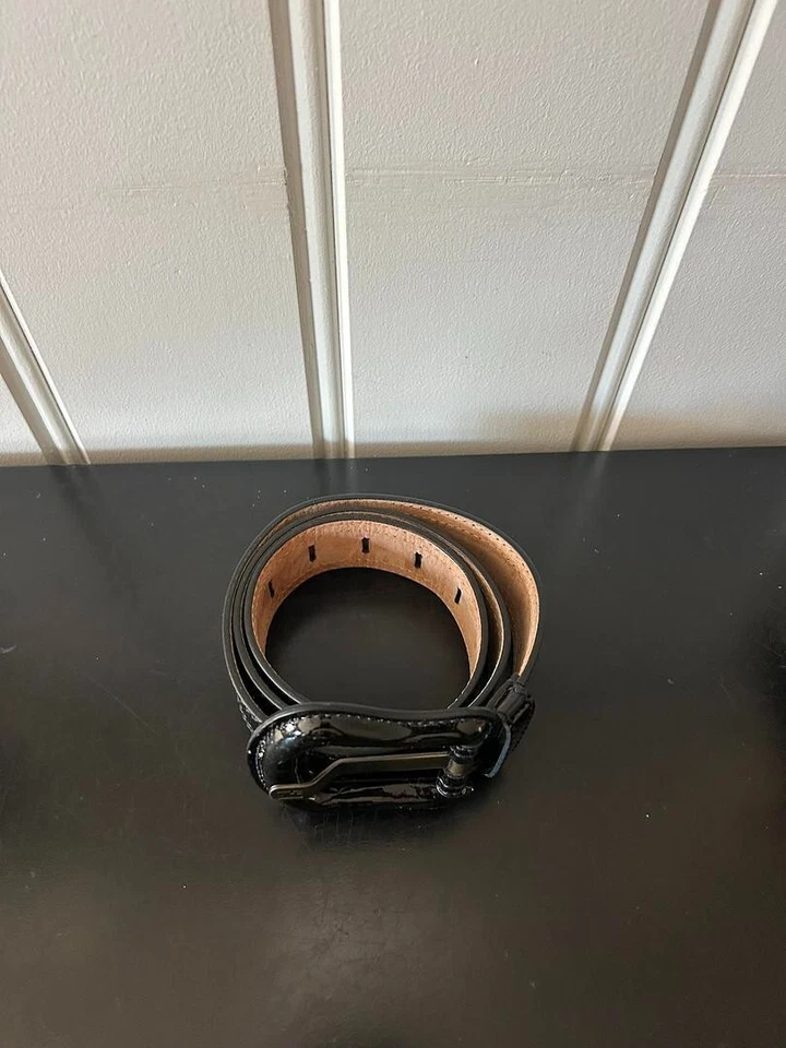 Cinturón Fendi de cuero negro Foto 2 de 4