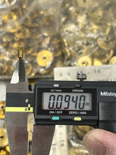 MENGE 1 HANDWERK MESSING 90 GRAD KEGELRADSATZ 45/10 ZÄHNE 4,5:1 ÜBERSETZUNG SLOT CAR - Bild 7 von 12