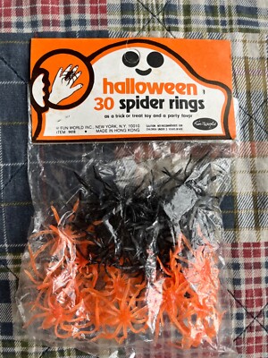 New Vintage Fun World Bag of Spider Rings Vintage Halloween Jack O Lanterns 1979