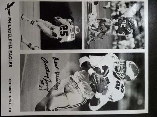 Philadelphia Eagles Anthony Toney B&W Autographed 8x10 Photo