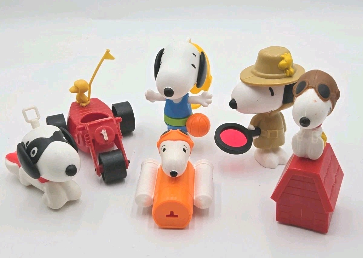 Snoopy Peanuts Figure Lot Woodstock Doghouse McDonalds Toys PVC Collectibles