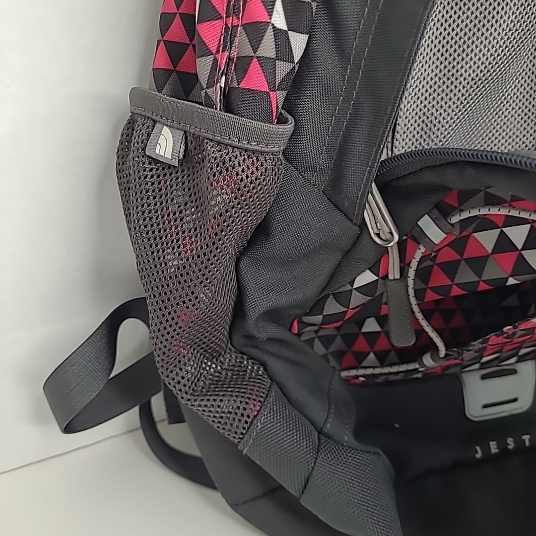 The North Face Jester Backpack White Pink Grey Black Triangles Pre-Owned  thumbnail 12