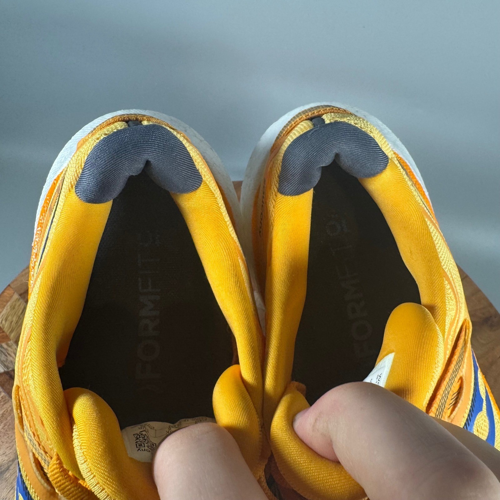 Saucony Triumph 20 Womens Running Shoes Yellow Blue S10759-30 Size 8 thumbnail 7