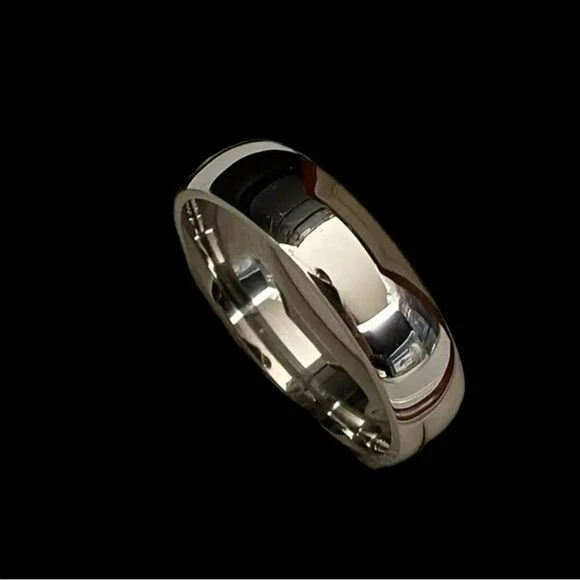 Alianza de boda para hombre de acero inoxidable de 6 mm con acabado liso Foto 3 de 4