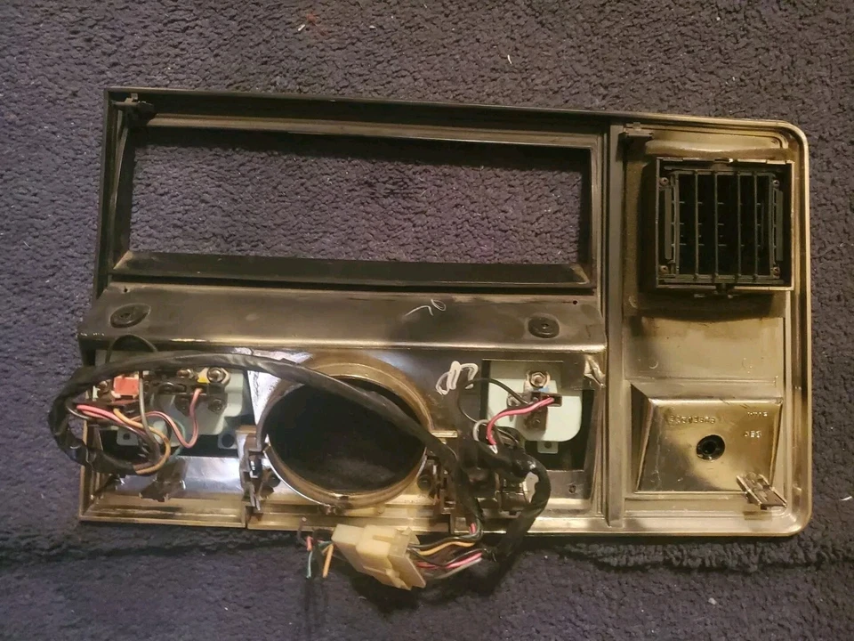 Oldsmobile Delta 88/98 1977-85 Gm tablero calibre rally bisel de rally. Foto 2 de 4