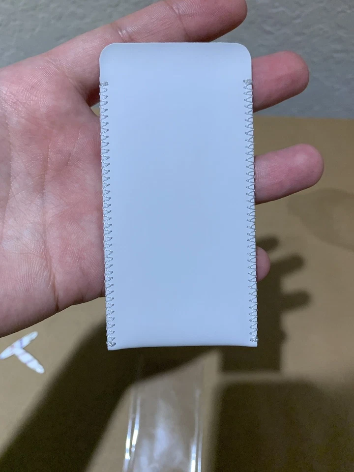 iPod Nano 1ª Generación Original Funda/Bolsa Blanco Nuevo - Nunca Usado Foto 3 de 4