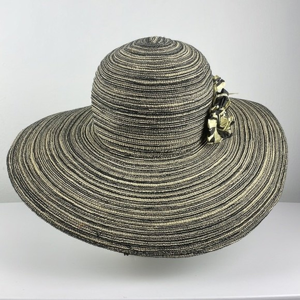 Betmar New York Black and White Straw Sun Hat | eBay display picture 2