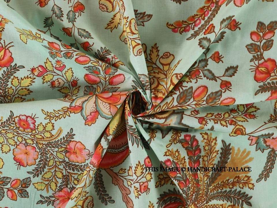 Hermosa tela de costura artesanal floral con estampado de bloques de algodón indio de 5 yardas verde Foto 4 de 4