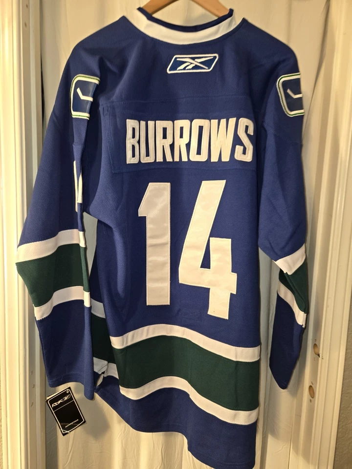 Reebok NHL VANCOUVER CANUCKS #14 Burrows Hockey Jersey Size 50 NWT - Image 4 of 4