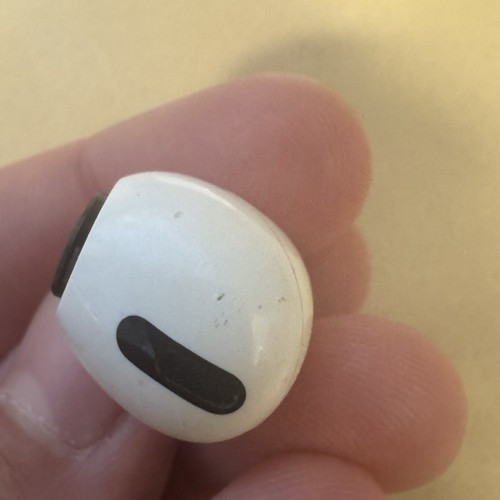 Airpods Pro 1st Generation with Wireless Charging case (LIGHTNING) - Zdjęcie 11 z 13