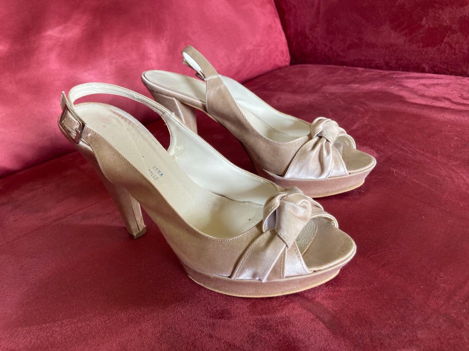 Scarpe Decolleté con plateau - Numero 37 - Beige effetto raso.