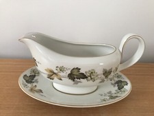 Royal Doulton - Larchmont - Gravy Boat and Saucer