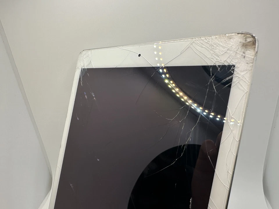 Apple iPad Air 2 128GB, WLAN, Silber - Display Schaden - #Sperre - Bild 3 von 4