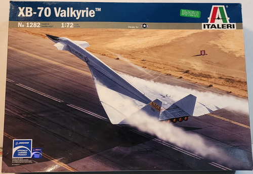 XB-70 VALKYRIE JET AIRCRAFT MODEL KIT - 1:72 SCALE- ITALERI #1282 -2011 (SEALED)