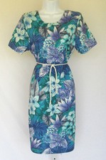 VINTAGE 1970s - 1980s HILO HATTIE HAWAIIAN FLORAL DRESS COTTON SIZE MEDIUM BELT